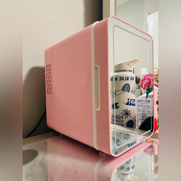 Pink Skincare Fridge with LED mirror - Picture 4 of 4